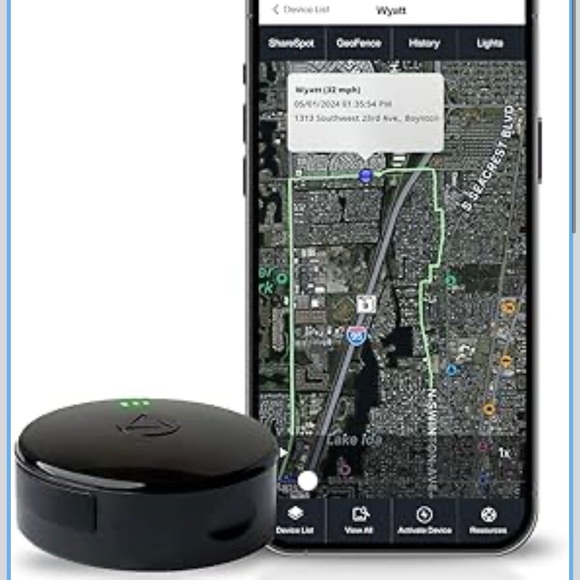 LandAirSea Waterproof GPS Tracker - Picture 3 of 4